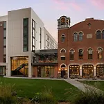 Hotel West & Main Conshohocken Philadelphia, Tapestry Collection