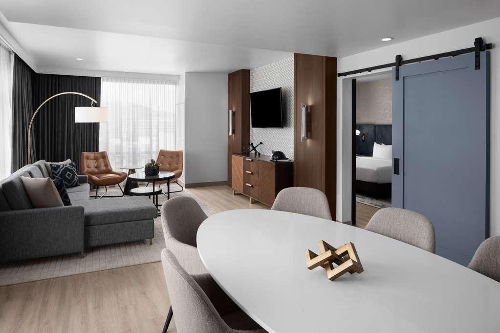 West & Main Philadelphia, Tapestry Collection Hotel 4*